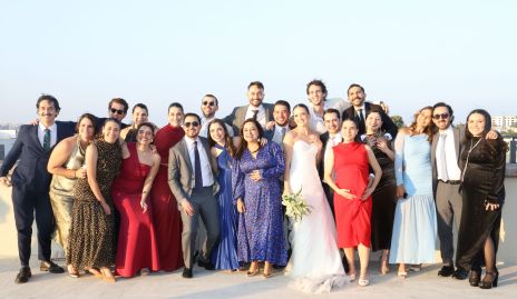  Mauricio Martínez y Marijó Zacarías con sus amigos.