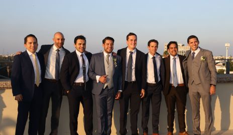  Mauricio Martínez con sus amigos.