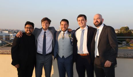  Mauricio Martínez con sus amigos.