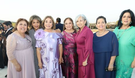  Patricia Martínez con sus amigas.