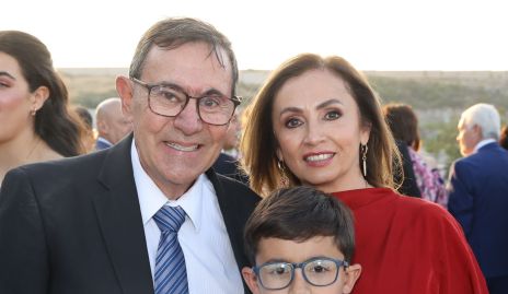  Pelón Valle y Liz Aradilla con su hijo Matías.