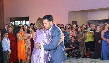  Mauricio Martínez con su mamá Patricia Martínez.