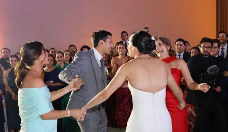  Ramón, Marijó y Marcela Zacarías con su mamá Marcela Valle.