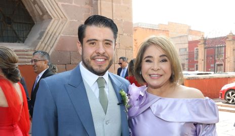  Mauricio Martínez con su mamá Patricia Martínez.