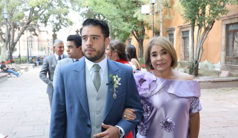  Mauricio Martínez con su mamá Patricia Martínez.