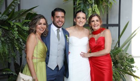  Sofía Valle, Mauricio Martínez, Marijó Zacarías y Marcela Valle.