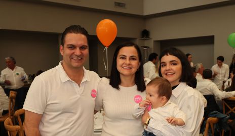  Héctor, Susana, Tania y Emilio.