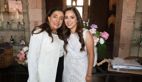  Hilda Carvajal y Tania Loredo.