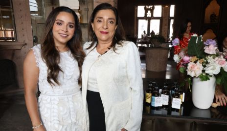  Tania Loredo e Hilda Carvajal.