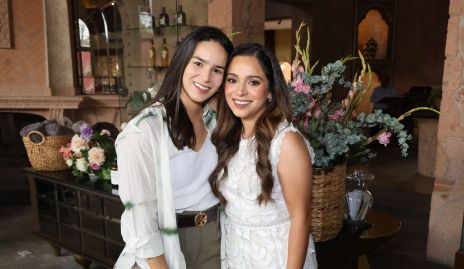  Sandra Villalobos y Tania Loredo.