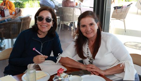  Margarita Saez y Rocío Dávila.