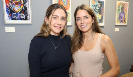  Susana de la Fuente y Luz de Gómez.