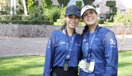  Isabel y Lucía Flores.