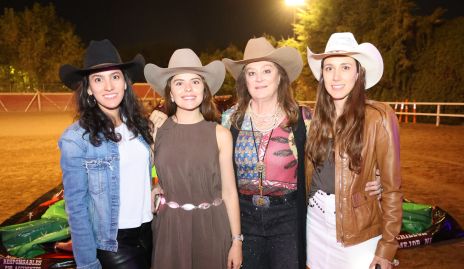  Claudia Díaz de León, Claudia Miranda, Begoña Ruiz y Begoña Del Valle.