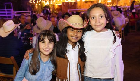  Ximena, Valentina y Paulina.
