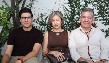 Francisco Araiza, Adriana Álvarez y José González.