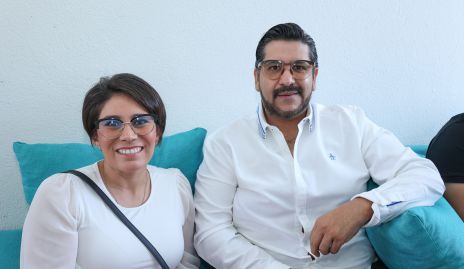  Daniela Ríos y Ariel Loredo.