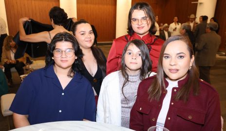  Kade Mora con su familia.