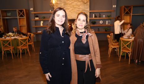  Gaby Martins con su suegra Cristina Ruiz.