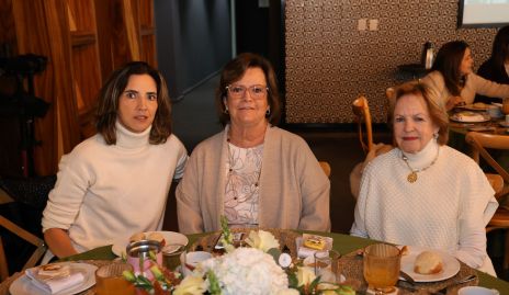  Marisol de la Maza, Martha Pizzuto y Lynnette Pizuto.