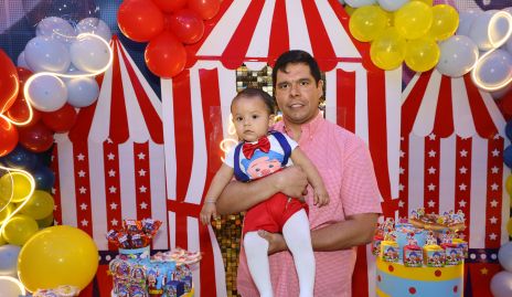  José María Payán con su padrino Juseff Payán.