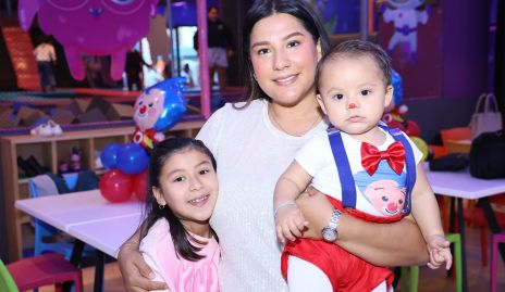  Renata, Carmenlú Díaz y José María Payán.
