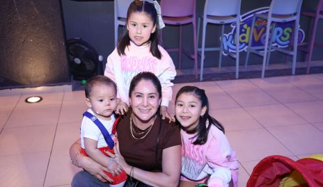  Renata, José María Payán, Pupi Torrescano y Rania.