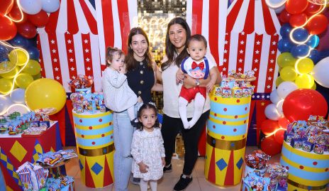  Mónica Garza, Carmenlú Díaz, Paula, Lucila y José María.