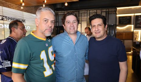  Alejandro García,  Juan Carlos Castillo y Rubén Castillo.