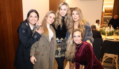  Martha Morales, Bibi Perea, Marcela Rubio, Mari Fer Leal y Vero Alvarado.