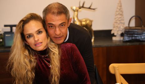  Vero Alvarado y Arturo González.