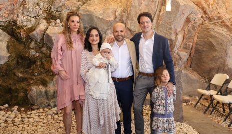  Benilde Hernández, Claudia Villasana, Santiago Villarreal, Miguel Ruiz y Benilde Ruiz con Joaquín.