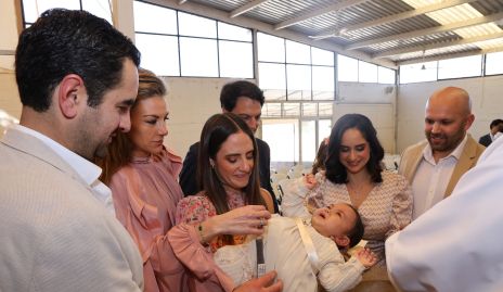  Joaquín Villarreal Villasana con sus padrinos y papás.