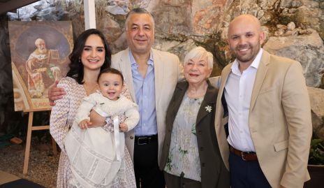  Claudia Villasana, Alejandro Villasana, Gladis Mena de Villasana y Santiago Villarreal con Joaquín.