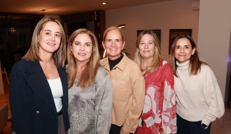  Gaby Acosta, Alba Altamirano, Ivette Coulon, Maricarmen Pérez y Mariel Quevedo.