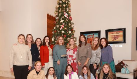  Paty Vilet, Gaby Acosta, Claudia Álvarez, Zamarcanda Paulín, Alicia Álvarez, Maricarmen Pérez, Karla Díaz, Alba Altamirano, Sandra, Ivette Coulon, Mariel Quevedo, Josefina Gutiérrez, Daniela Sermemt y Beatriz Villegas.