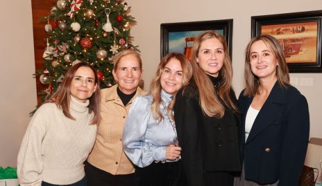  Mariel Quevedo, Ivette Coulon, Daniela Serment, Beatriz Villegas y Gaby Acosta.
