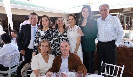  Arturo González, Estela González, Carolina Delgado, Lucía Rangel, Alejandra Yáñez, Víctor Cordero, Coco de Rangel y Fernando Rangel.