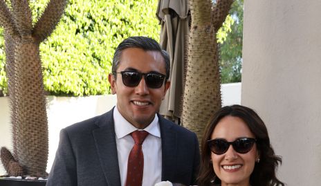  Paco Robledo y Diana Gutiérrez con Macarena.