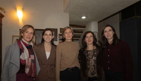  Beatriz Bárcena, Cecilia Solano, Cecilia Bárcena, Maricarmen Bárcena y Paulina Solano.