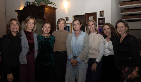  Las Bárcena, Begoña, Bea, Mercedes, Cecilia, María Clara, Maru, María José y Sofía.