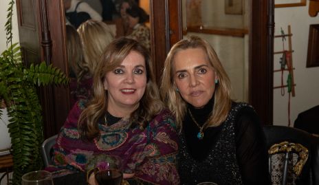  Jenny Cázares y Mimí Hinojosa.