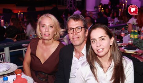  Verónica Dávalos, Juan Dávalos y Nora Otero.