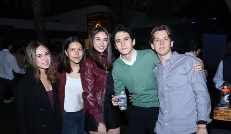  Valentina Garza, Ximena Irizar, Constanza Fernández, Sergio García y Andrés Mendizábal.