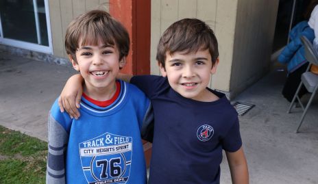  Alejandro y Santiago.