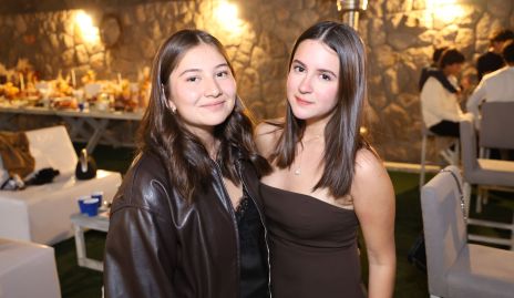  Ana Victoria Ollarvide y Majo Castellanos.