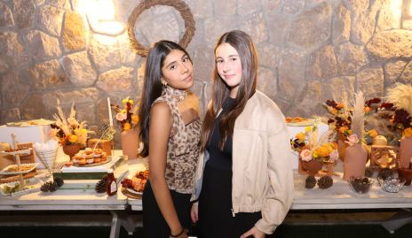  Regina Hernández y Mila Salgado.