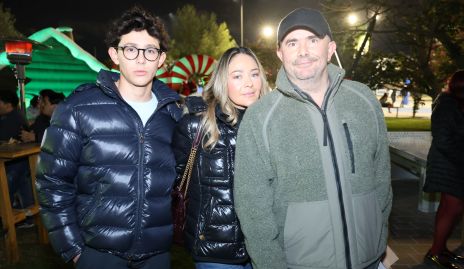  Francisco Martínez Becker, Rector de la UCSLP con Pablo Martínez Araujo, su hijo y Giovanna Araujo su esposa.