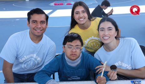  Carlos Amador, Aurora Villaseñor, Mariana Villaseñor y José Luis.