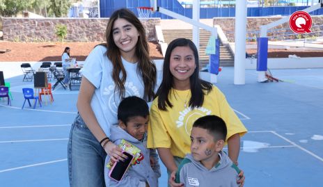  Lucía Flores y Lucy Medina.